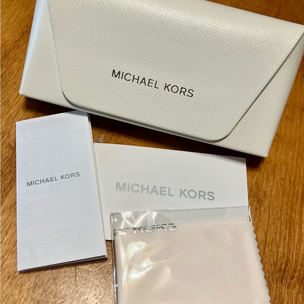 Michael Kors Cream Sunglasses Case Set